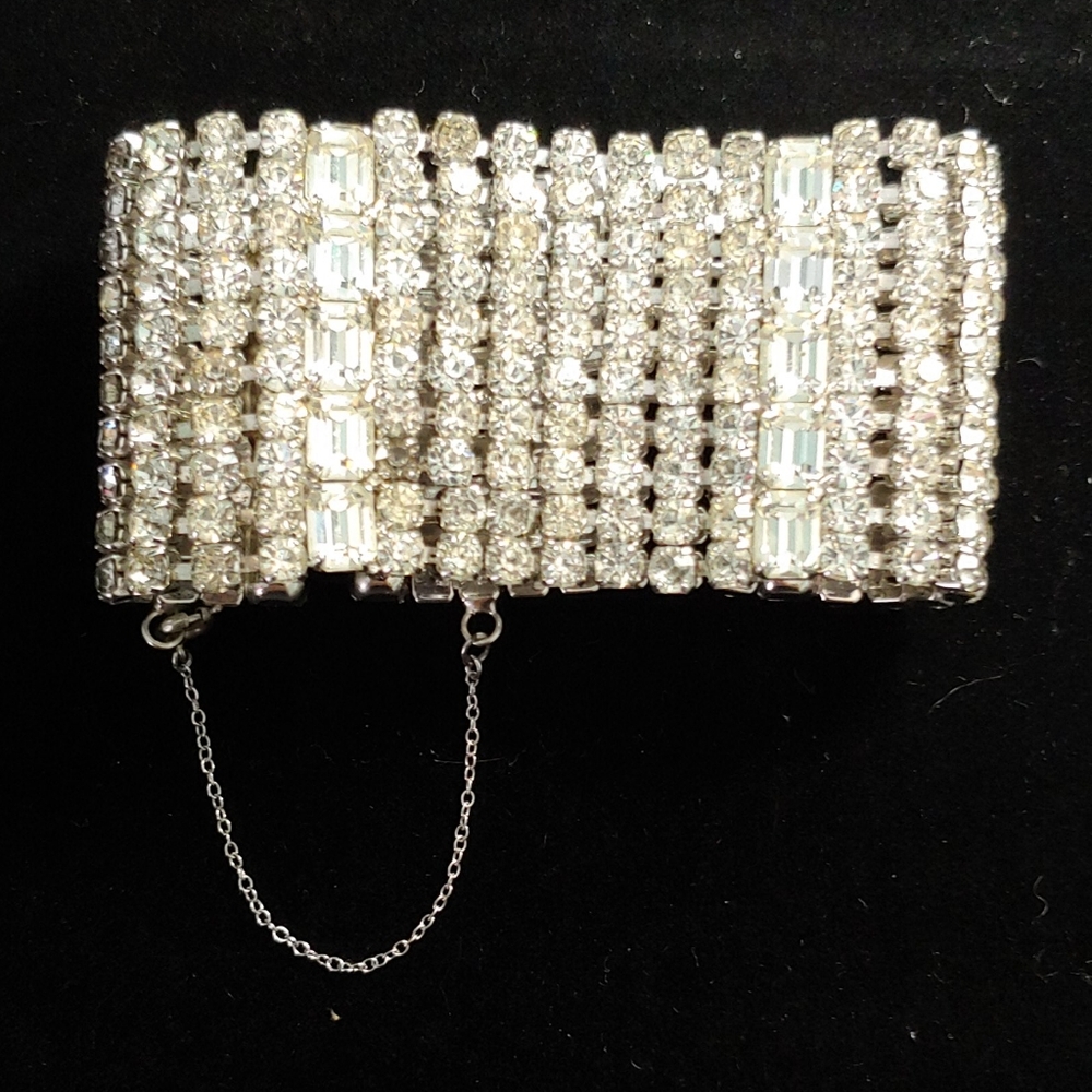 Vintage rhinestone bracelet glam!